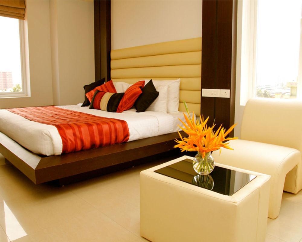 Imperial Regency Hotel Kochi Exterior foto