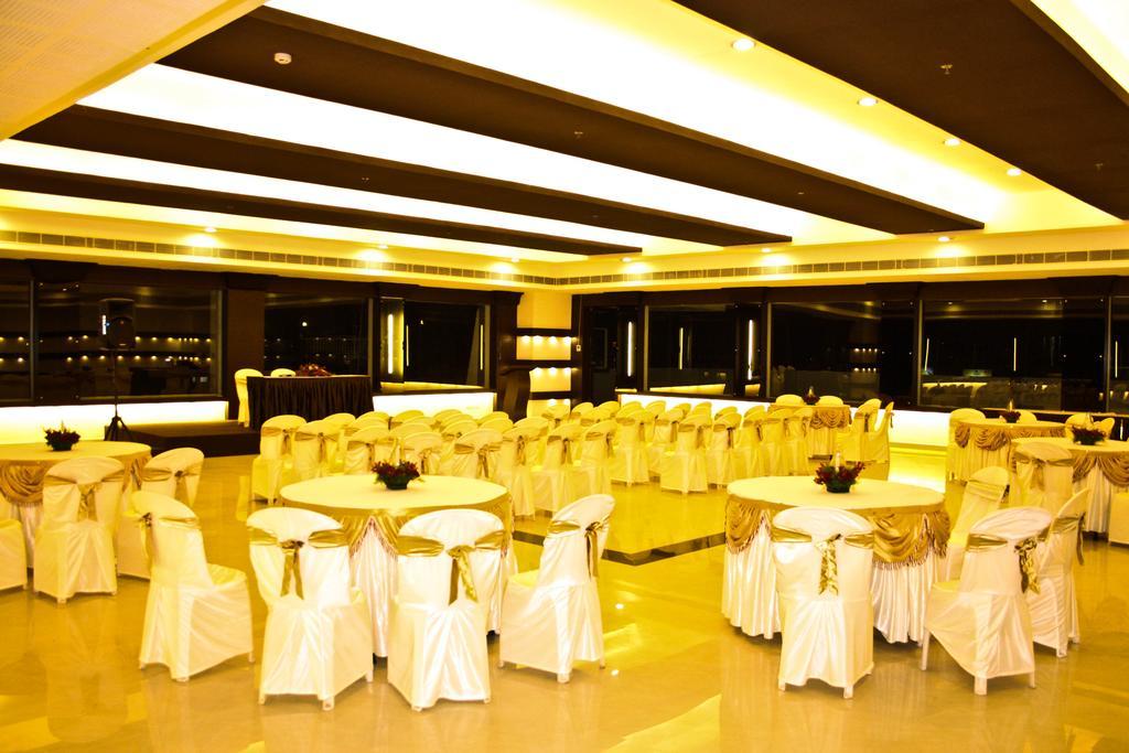 Imperial Regency Hotel Kochi Exterior foto