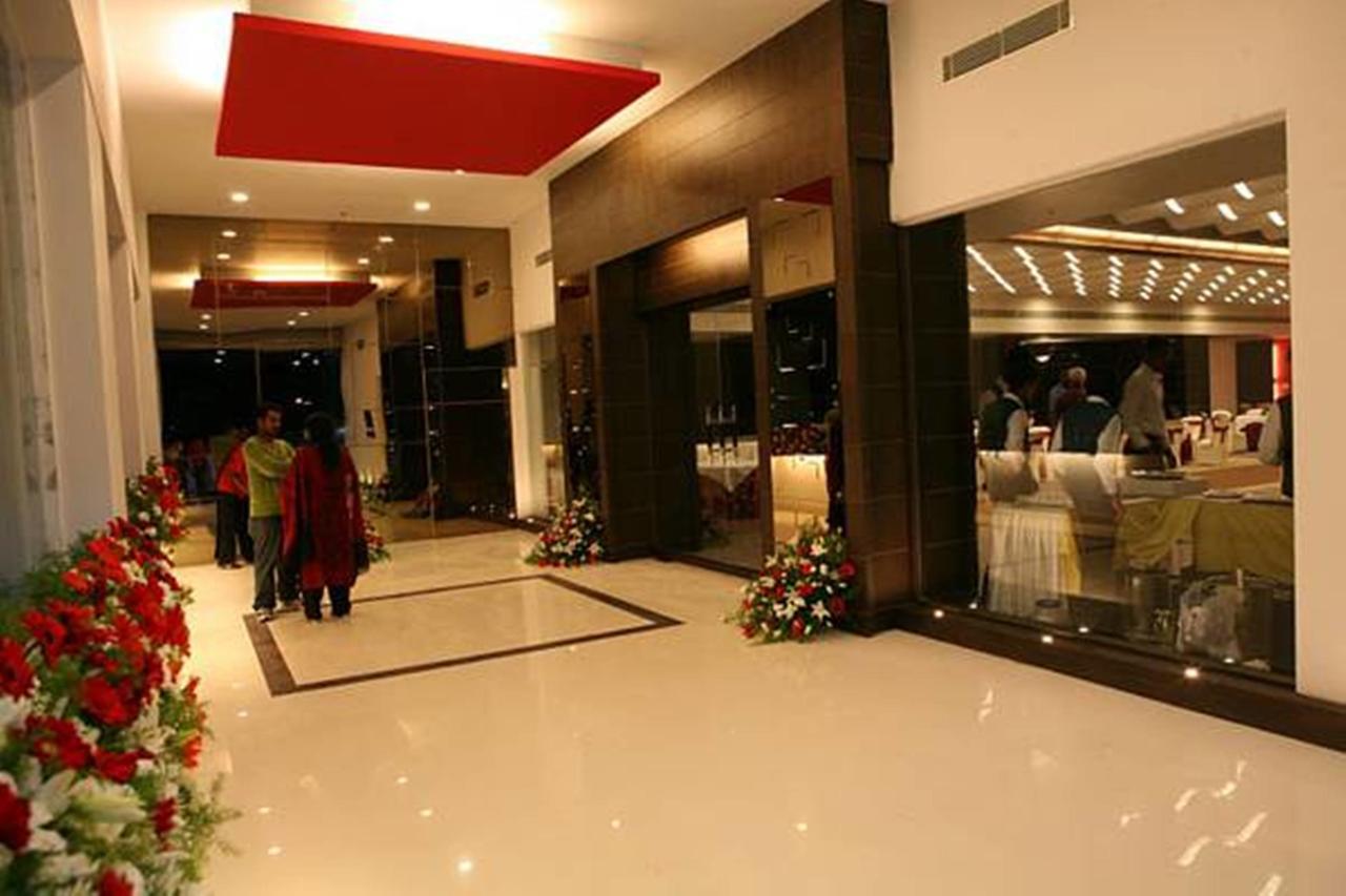 Imperial Regency Hotel Kochi Exterior foto