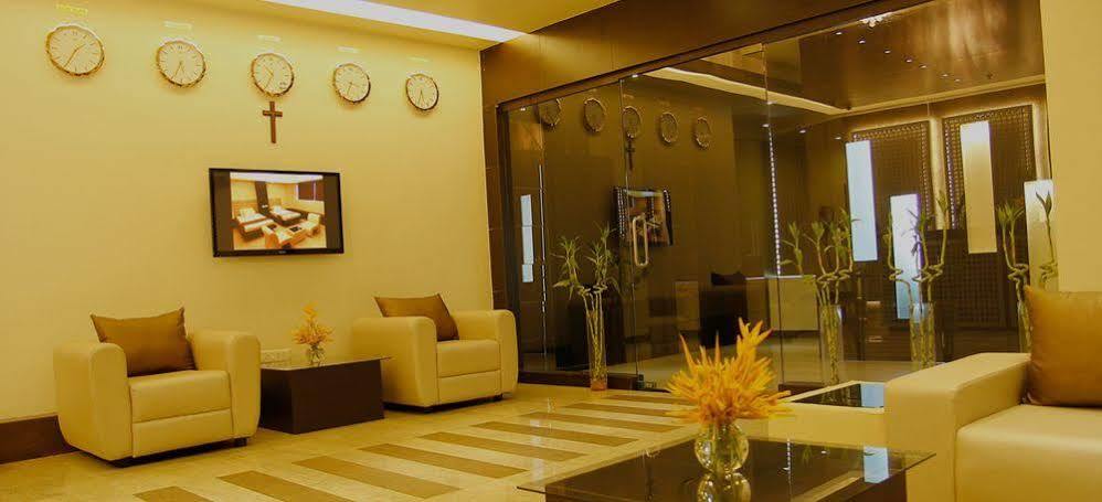 Imperial Regency Hotel Kochi Exterior foto