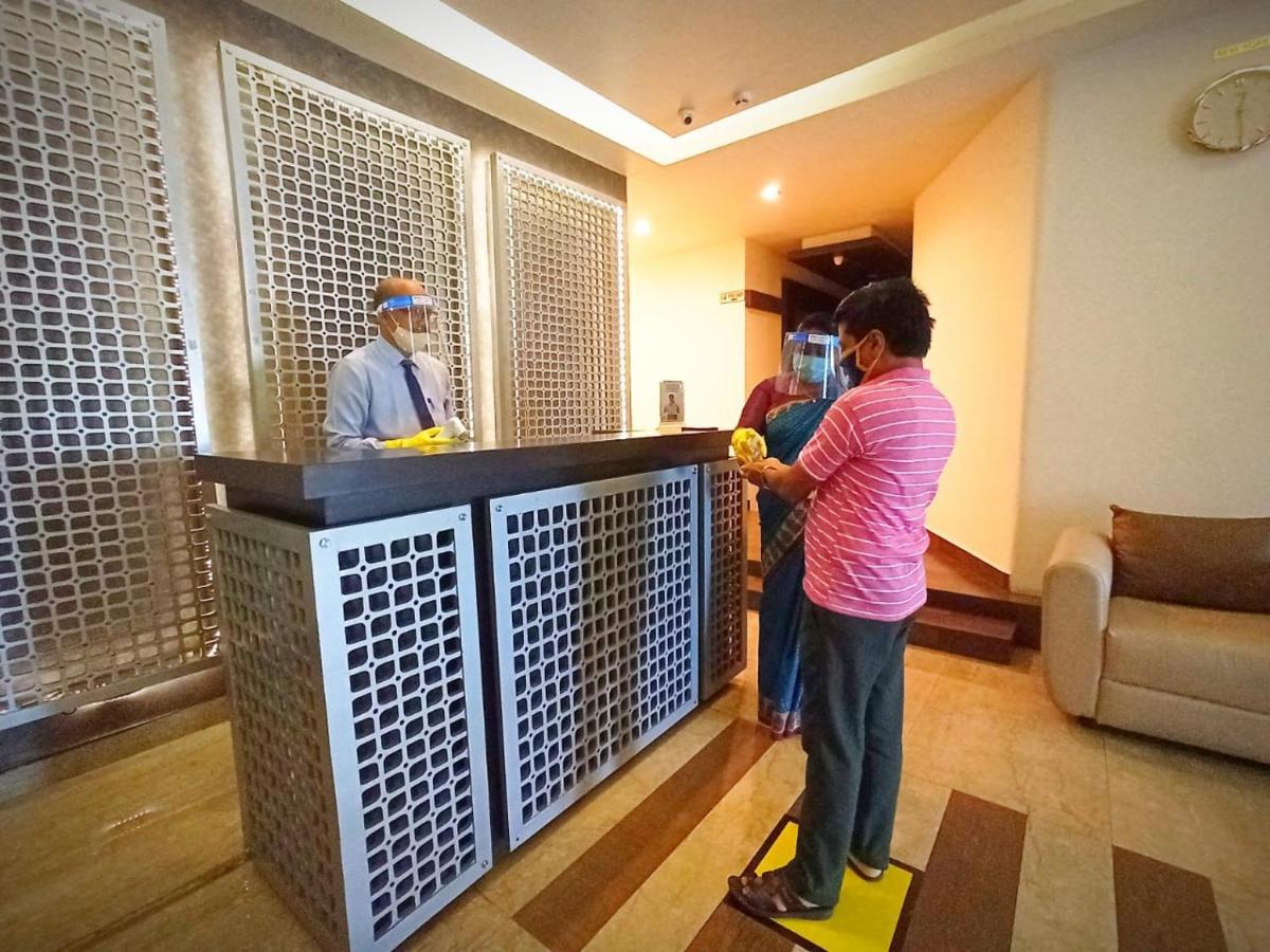 Imperial Regency Hotel Kochi Exterior foto